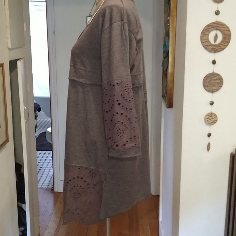 Pretty Angel Tunic - Picture 3 of 5